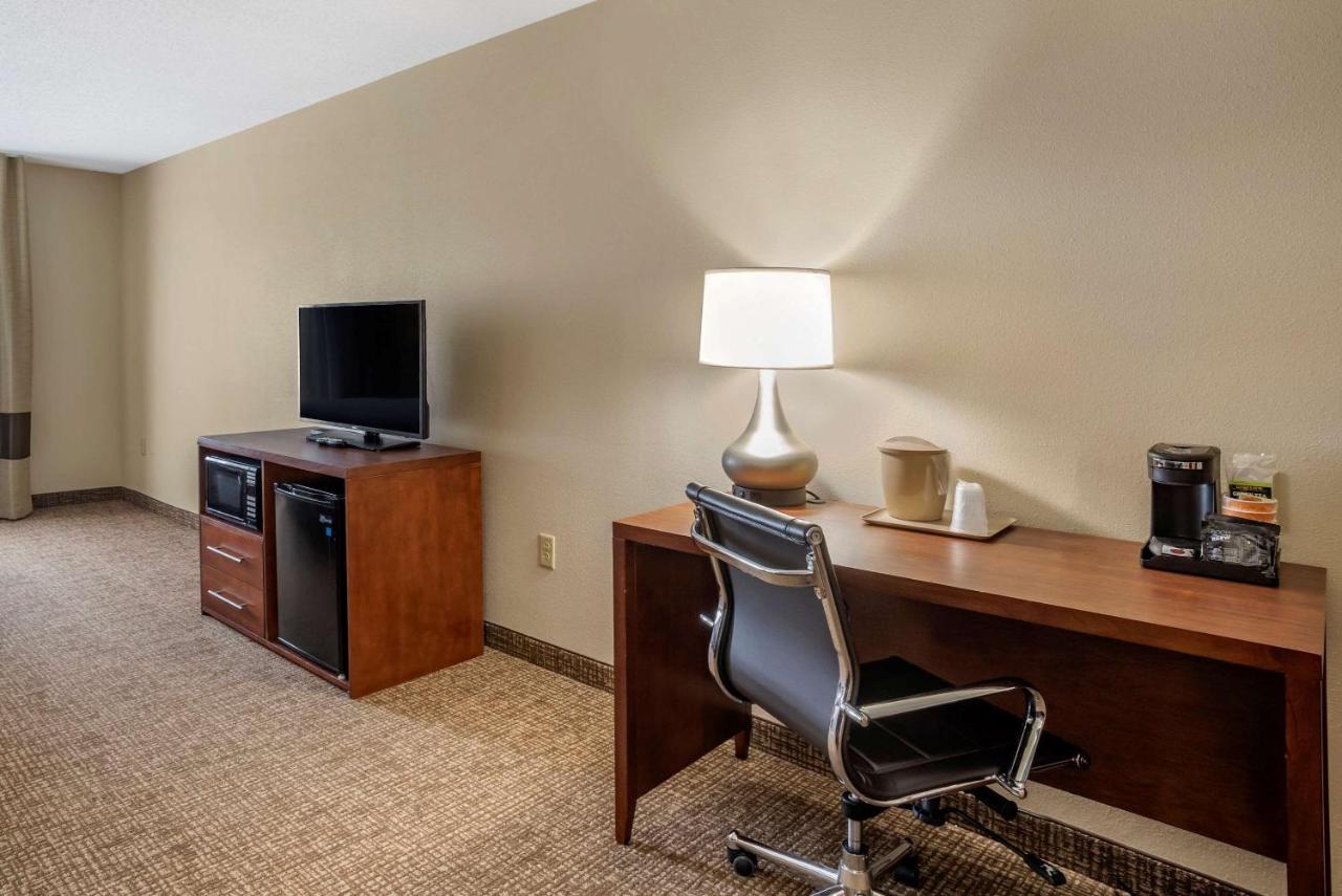 Comfort Inn & Suites Cambridge Exteriör bild