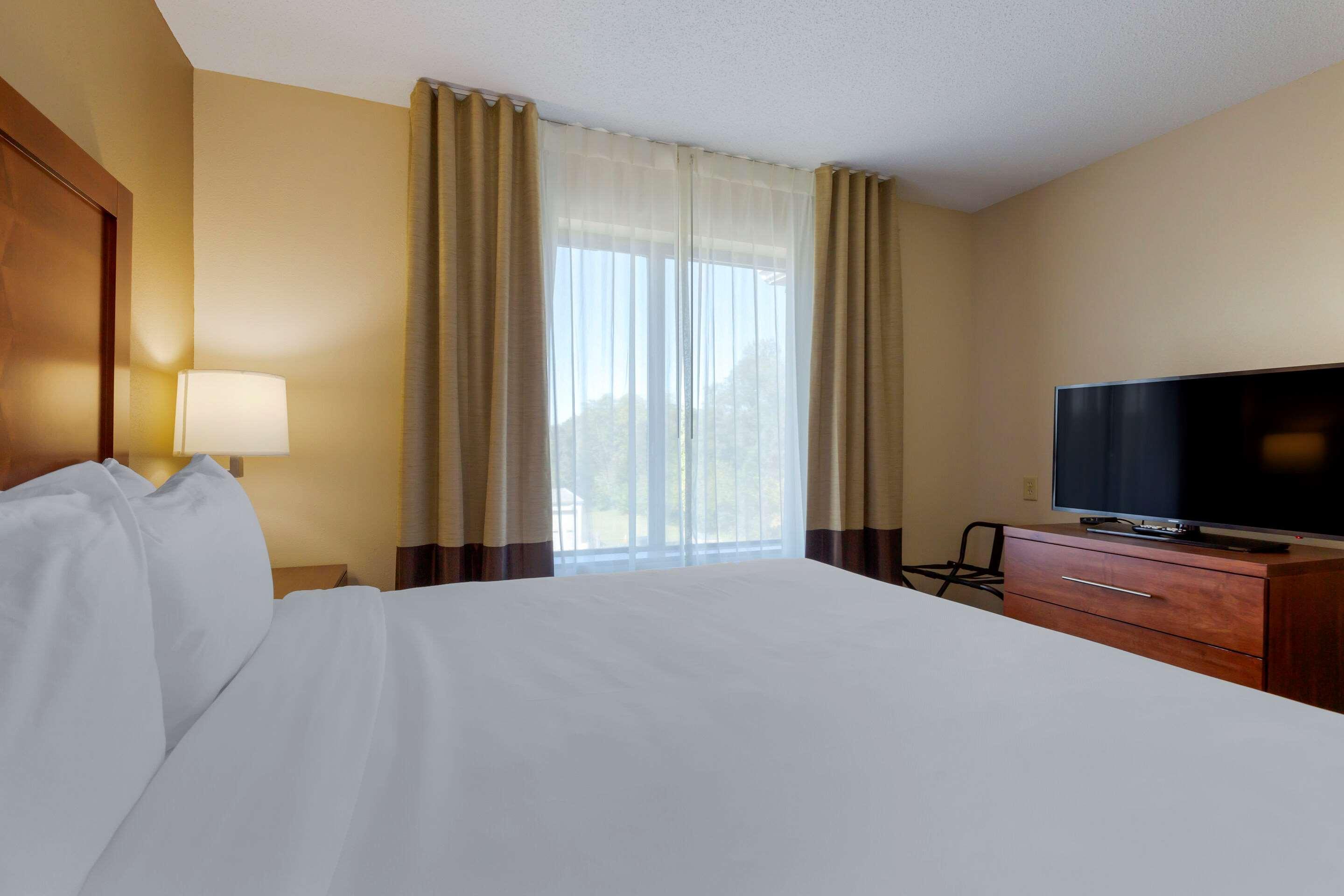Comfort Inn & Suites Cambridge Exteriör bild