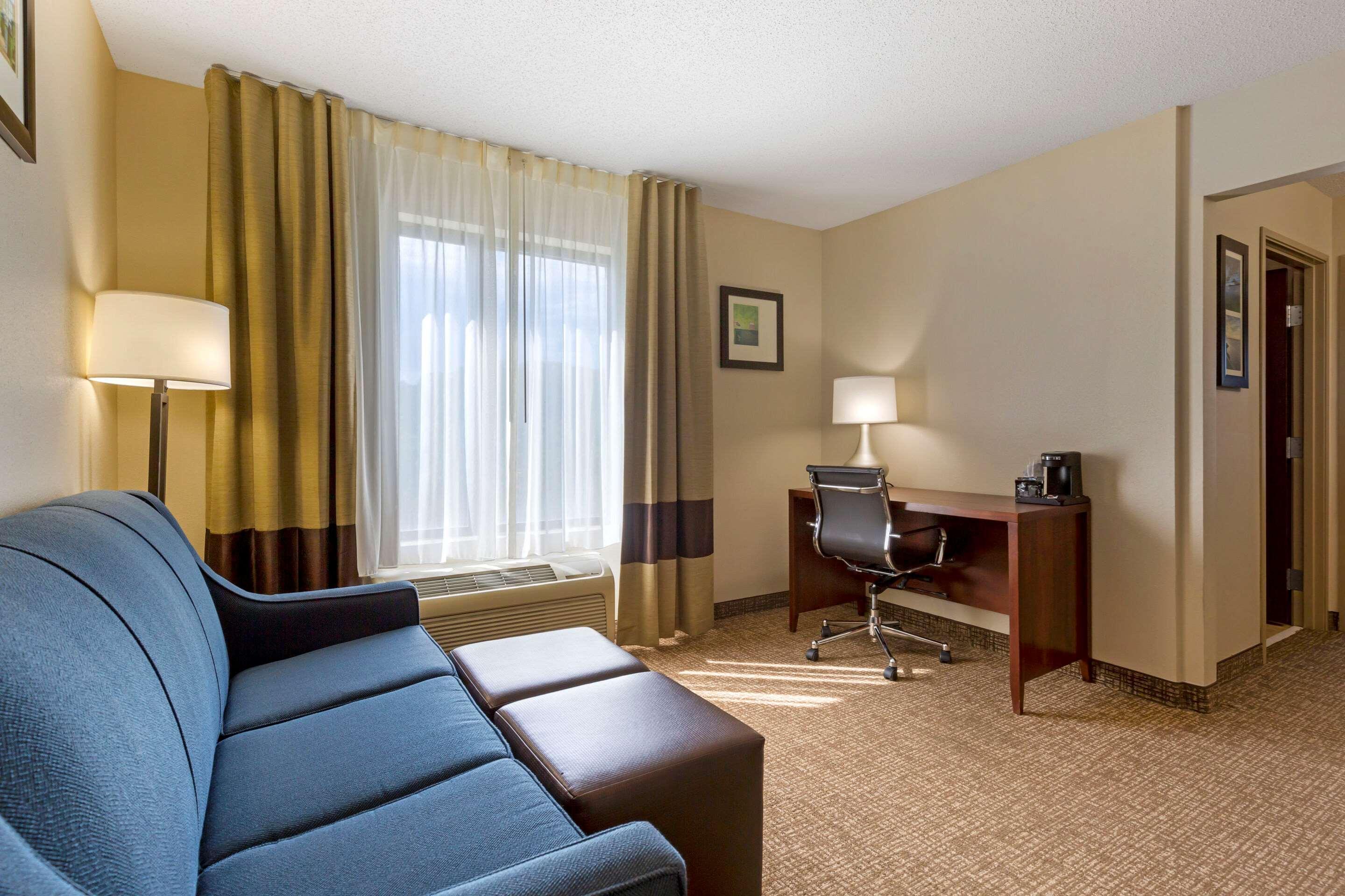 Comfort Inn & Suites Cambridge Exteriör bild
