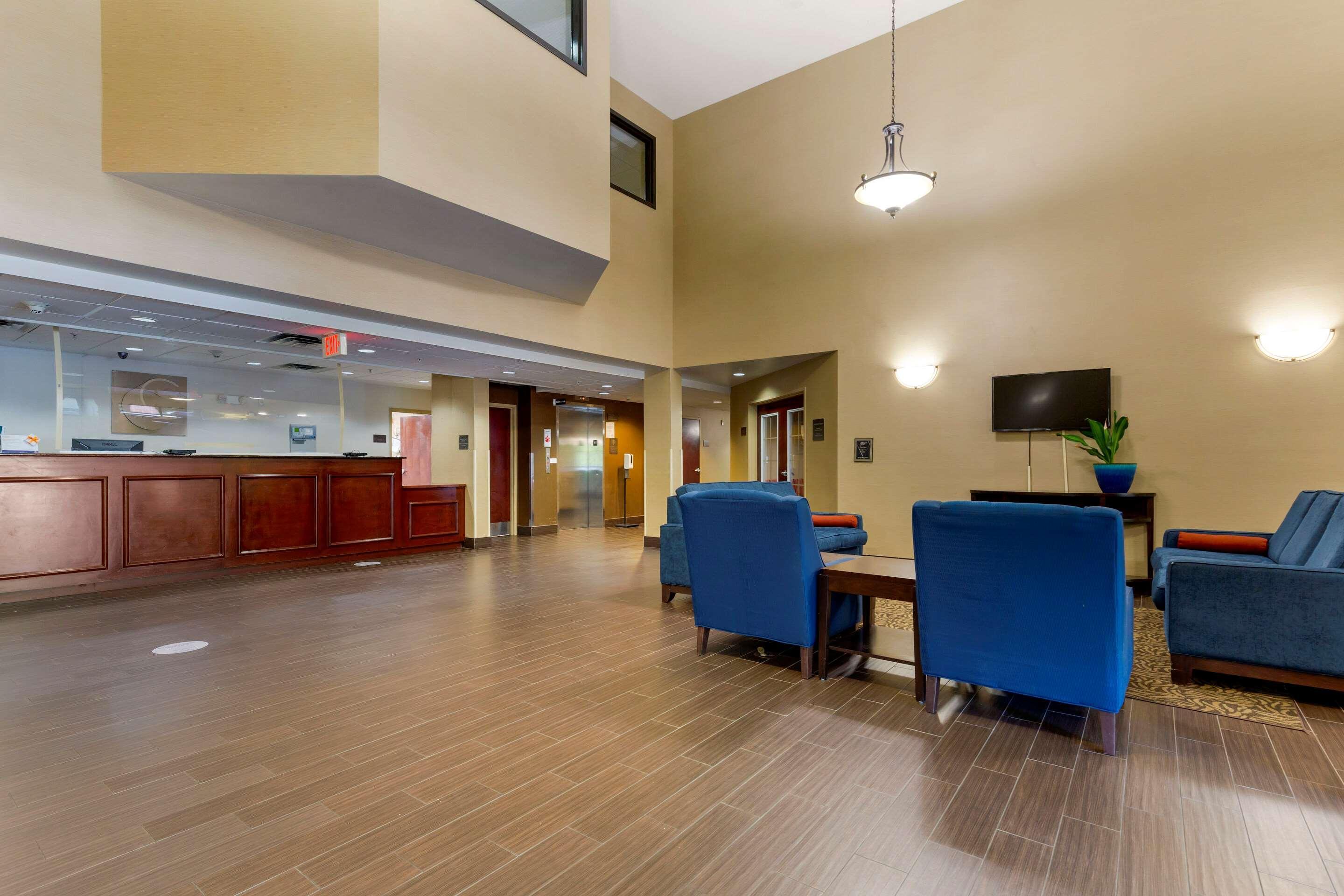 Comfort Inn & Suites Cambridge Exteriör bild