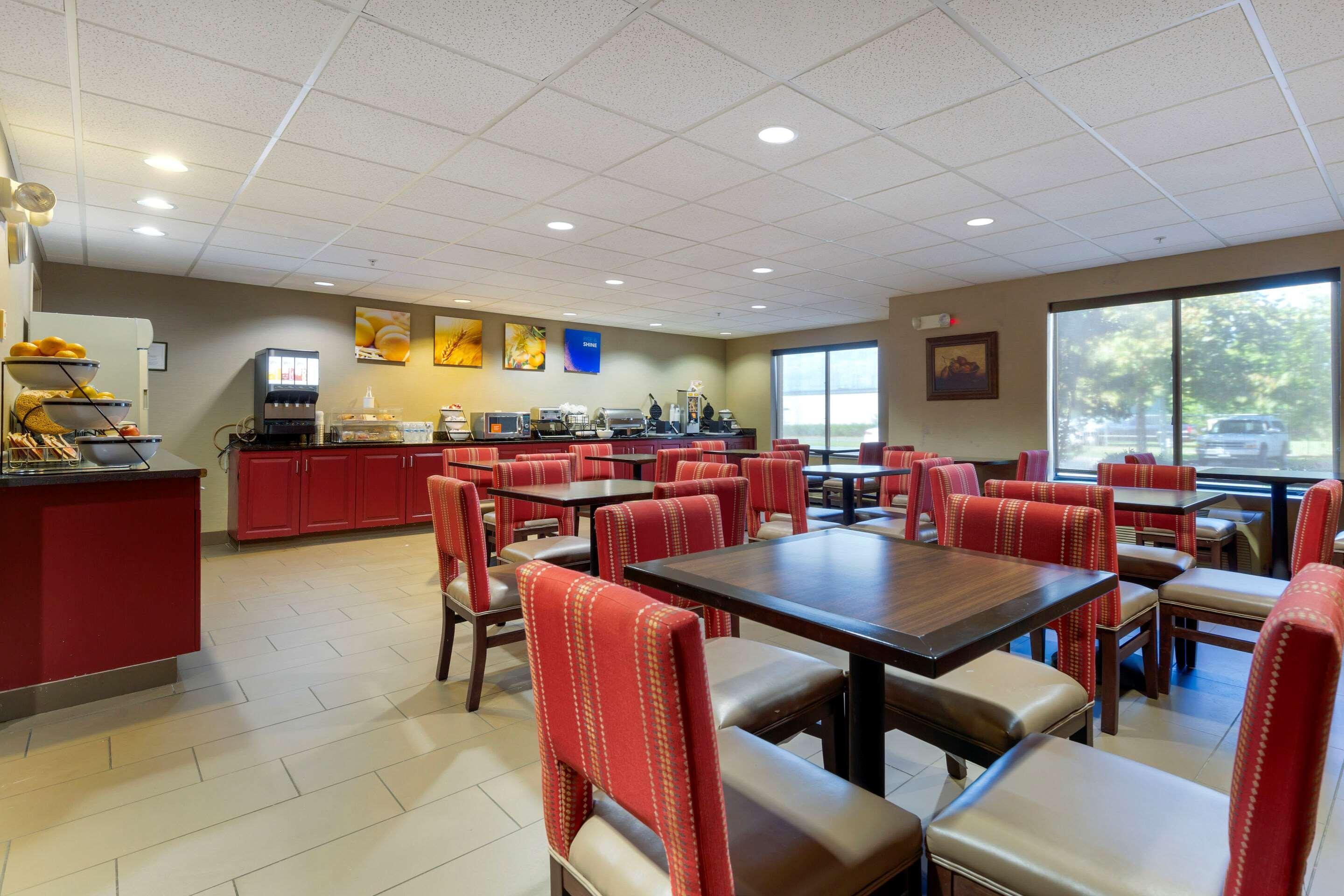 Comfort Inn & Suites Cambridge Exteriör bild