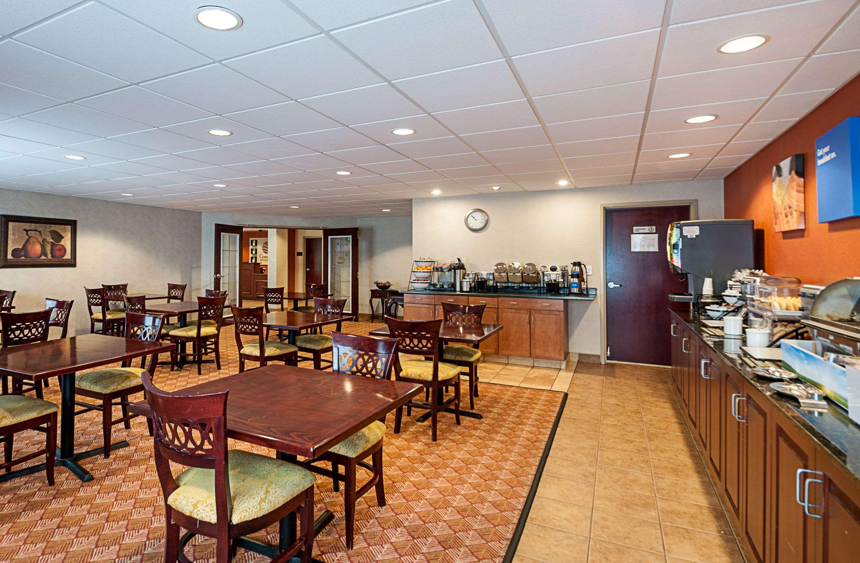 Comfort Inn & Suites Cambridge Exteriör bild